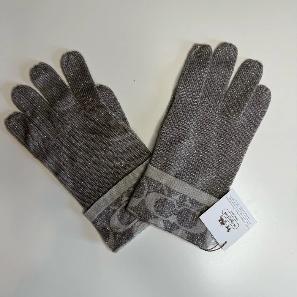 Coach Signature Knit Gloves Gray/Silver One Size NWT